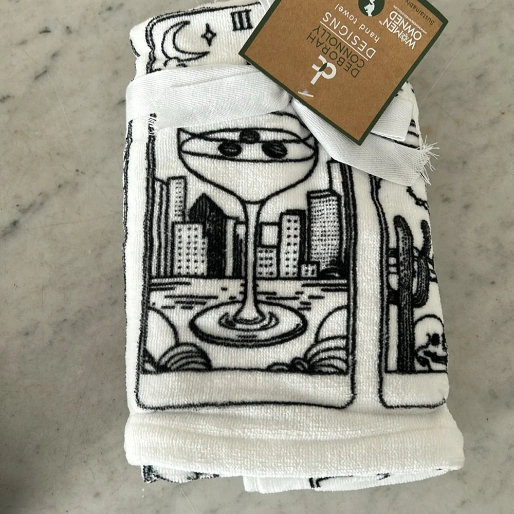 2pk Deborah Connolly White Cocktails Print Hand Towels
